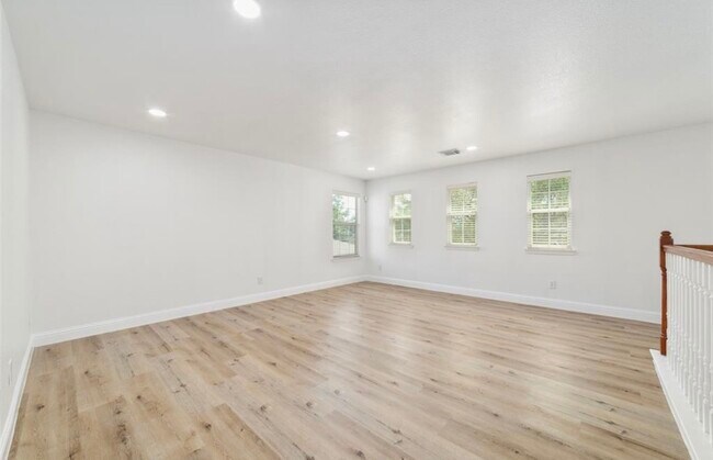 Building Photo - 13106 Crescent Manor Ln
