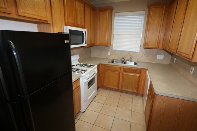 Building Photo - 13419 Forest Pines Village Ln