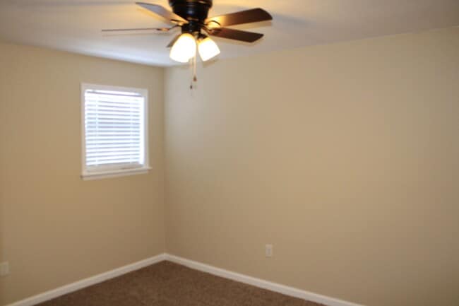 Building Photo - 3 Bedroom 2 Bath Columbia County Available