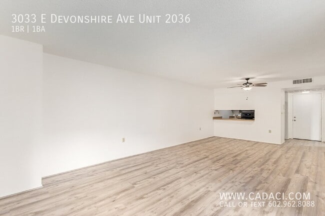 Building Photo - 3033 E Devonshire Ave