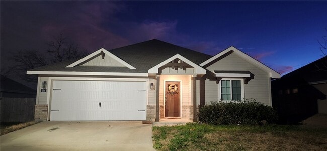 Building Photo - 104 Arrowhead Dr