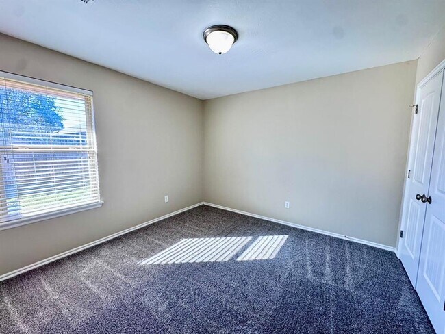 Building Photo - 2332 NW 198th St