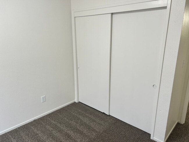 Building Photo - 4418 White Ln