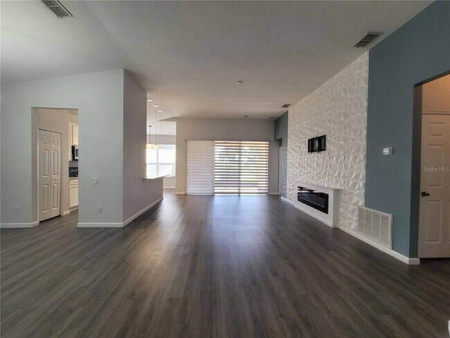 Building Photo - 2219 Granger Ave