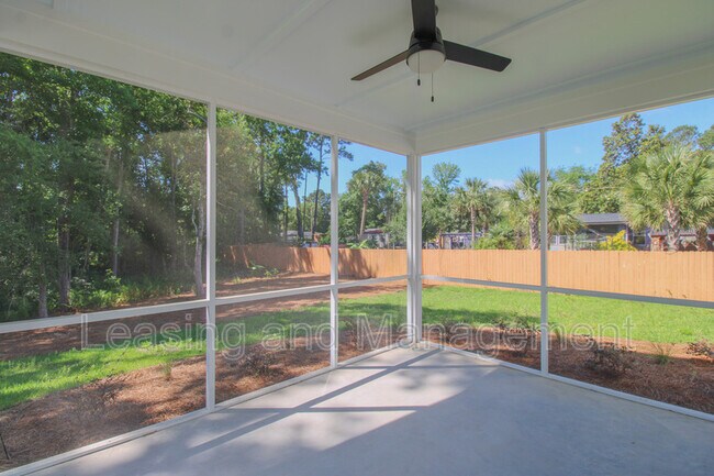 Building Photo - 3633 Happyland Blvd