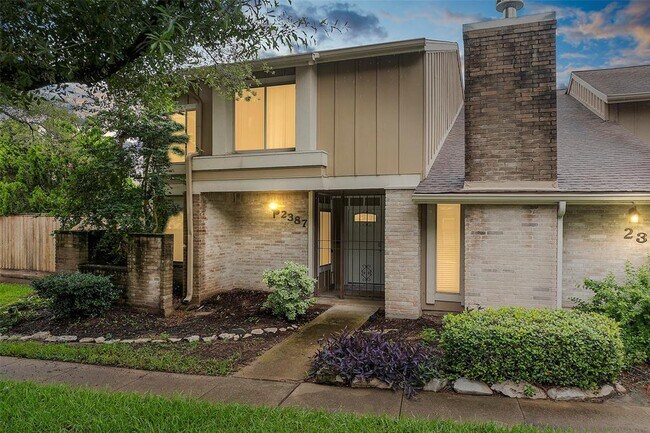 Primary Photo - 2387 Crescent Park Dr