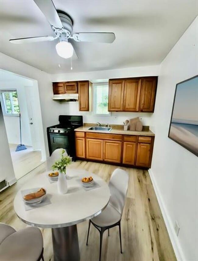 Building Photo - 185 Howard St