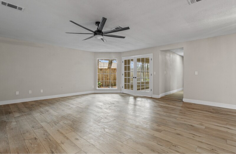 Building Photo - 371 Lakeview Blvd