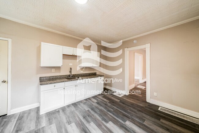 Building Photo - 183 1st St