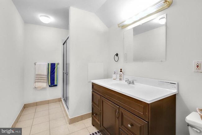 Building Photo - 3518 Reserve Dr