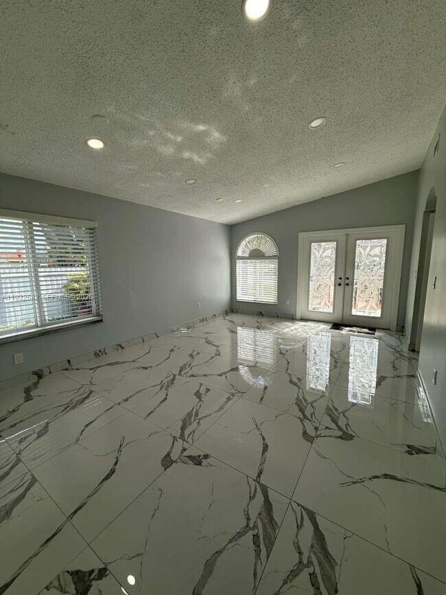 Building Photo - 8701 NW 109th Terrace