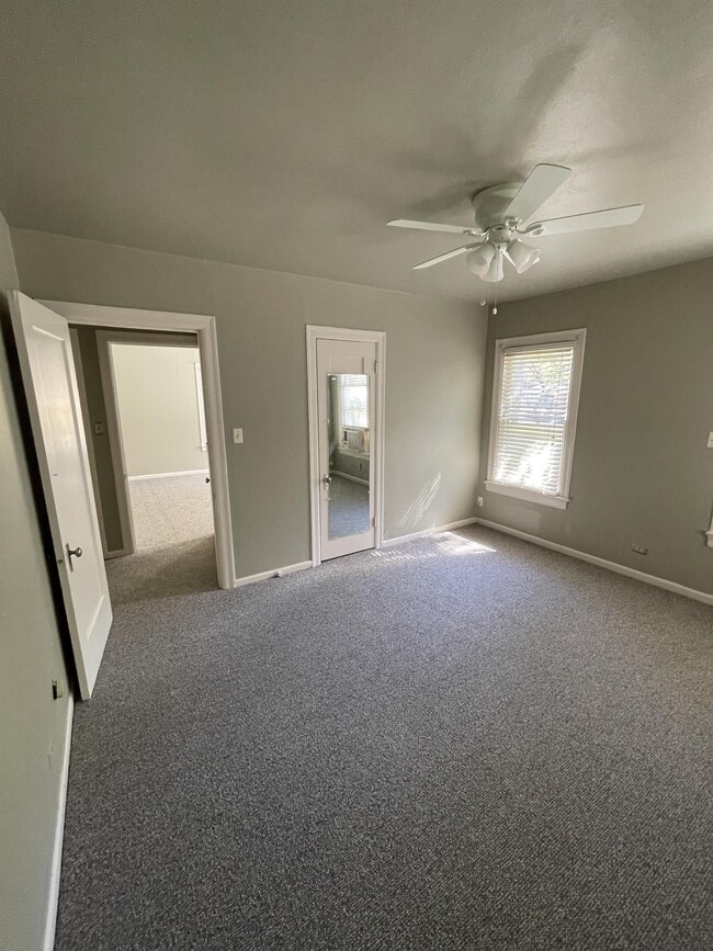 Building Photo - 935 Allen Ave