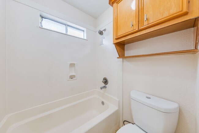 Building Photo - 8514 Bonner Dr