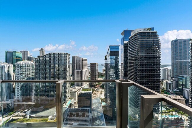 Building Photo - 88 SW 7th St