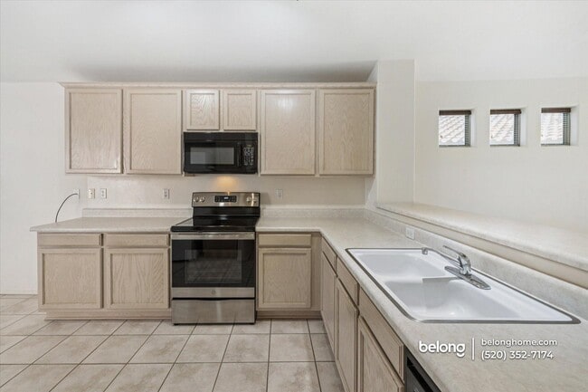 Building Photo - 2311 N Creek Vista Dr