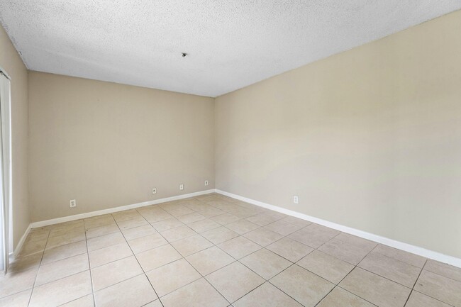 Building Photo - 1534 Forest Lakes Cir
