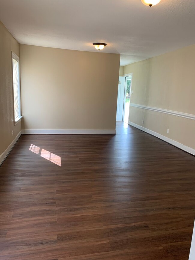 Building Photo - Newly remodeled 3bed/1bath in Hempstead,TX