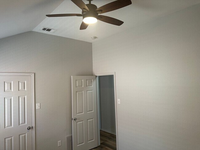 Building Photo - 5212 Blackwood Dr
