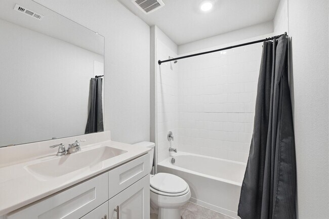 Building Photo - 4 bedroom home in Springtown, Texas