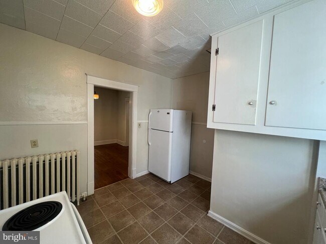 Building Photo - 813 Marye St