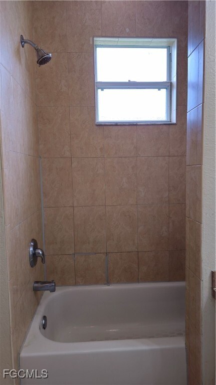 Building Photo - 2218 Putter Ln