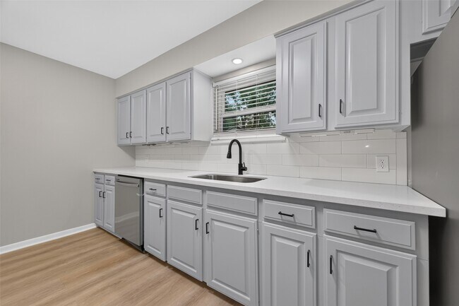 Building Photo - 9614 Hammerly Blvd