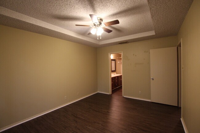 Building Photo - Garrett Duplex 8302/8304