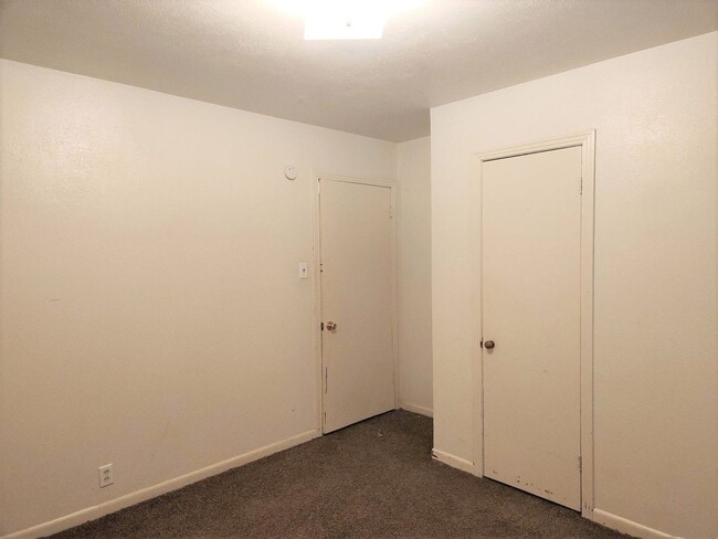 Building Photo - 890-892 Harriot St