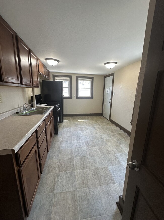 Building Photo - 316 Linn St