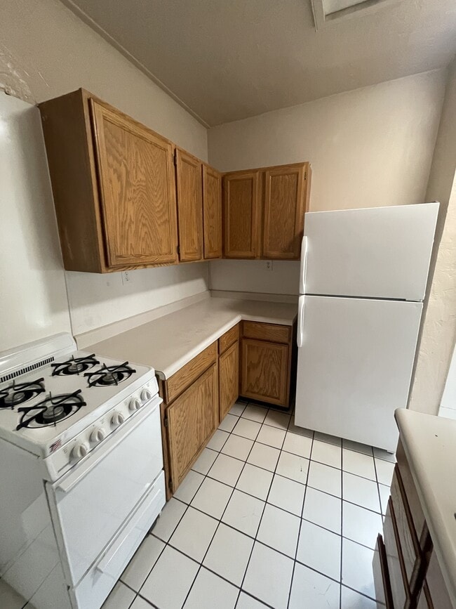 Building Photo - 861 E 300 S