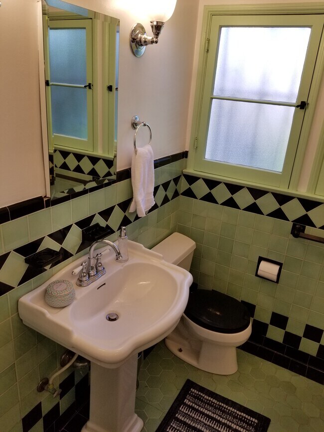 Bathroom - 1324 S Cloverdale Ave
