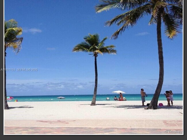 Building Photo - 326 Wilson St