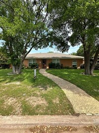 Building Photo - 502 Spring Willow Dr
