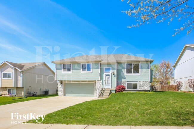 Building Photo - 11512 N Windsor Ave