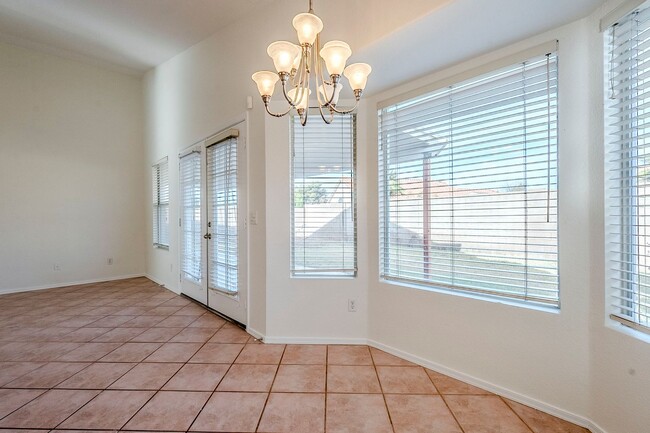 Building Photo - Beautifully Updated 4-Bedroom Home with Easy Access to Loop 101!