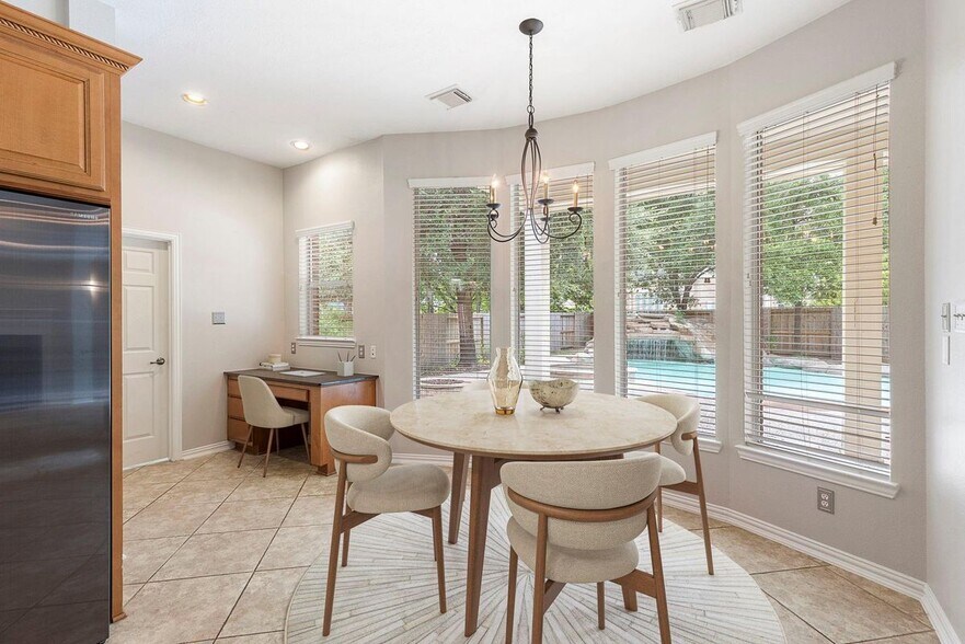 Building Photo - 6 Hithervale Ct