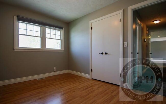 Building Photo - Discover this 3- Bd, 2.5-Ba Omaha, NE,