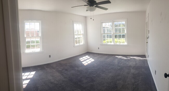 Building Photo - 612 NW 36th Terrace