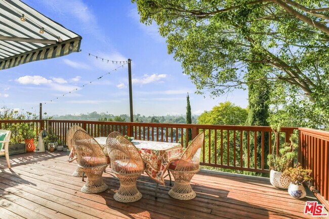 Building Photo - 1563 Lucretia Ave