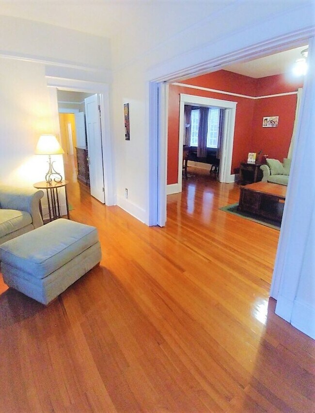 Building Photo - 3112 Napoleon Ave