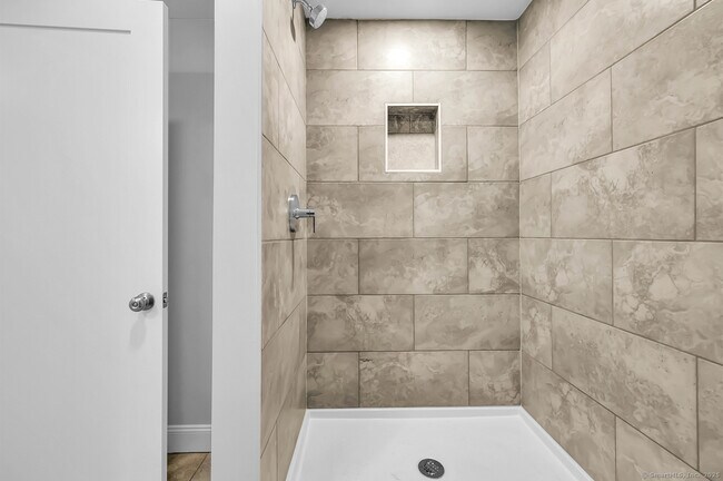 Building Photo - 197 Vesper St