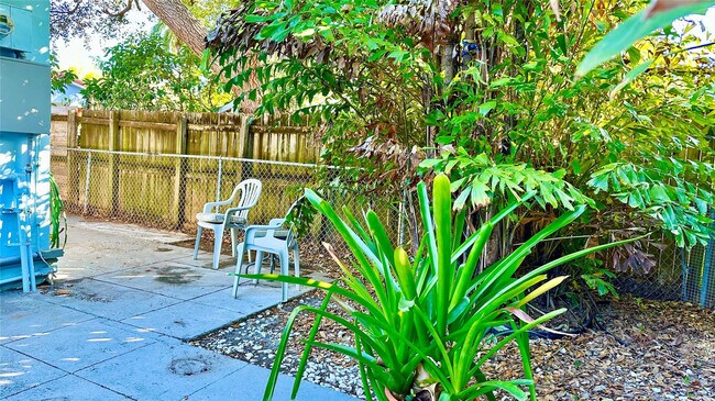 Building Photo - 1145 NE 17th Terrace