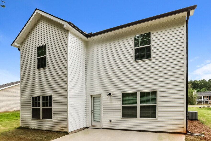 Building Photo - 118 Mineral Springs Ln