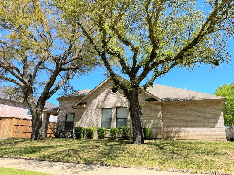 Building Photo - 6410 Nottoway Ct