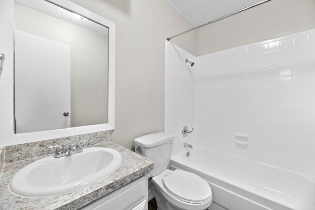 Building Photo - 6816 Westglen Dr