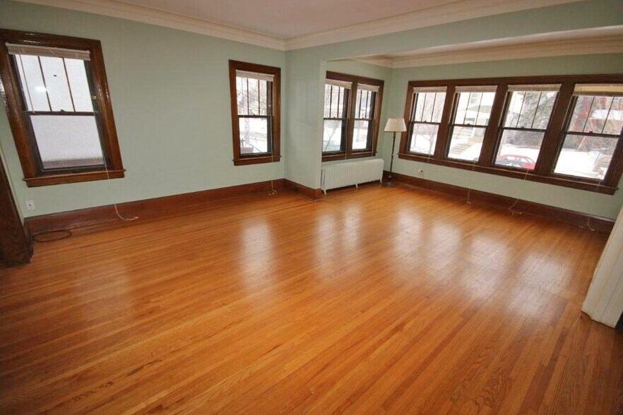 Building Photo - 3235 Dupont Avenue South