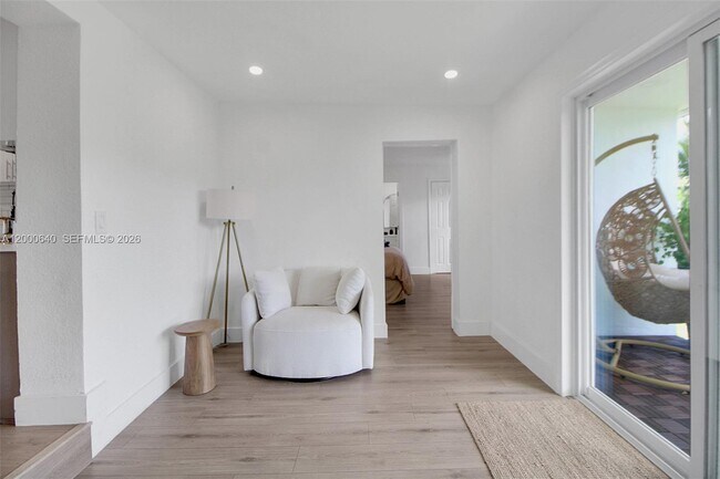 Building Photo - 18361 NE 20th Pl