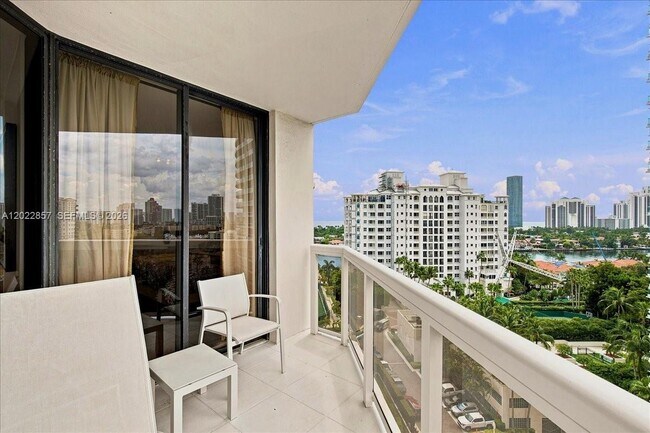 Building Photo - 20185 E Country Club Dr