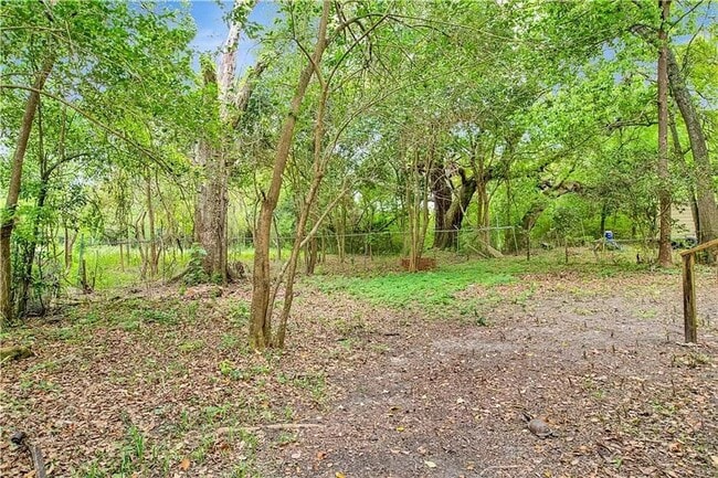 Building Photo - Newly Remodeled 2 Bedroom | 1 Bathroom