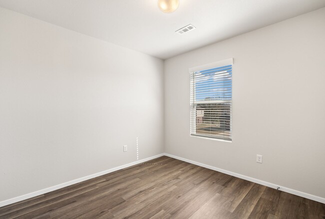 Building Photo - *Pre-leasing* Three Bedroom | Two and a Ha...